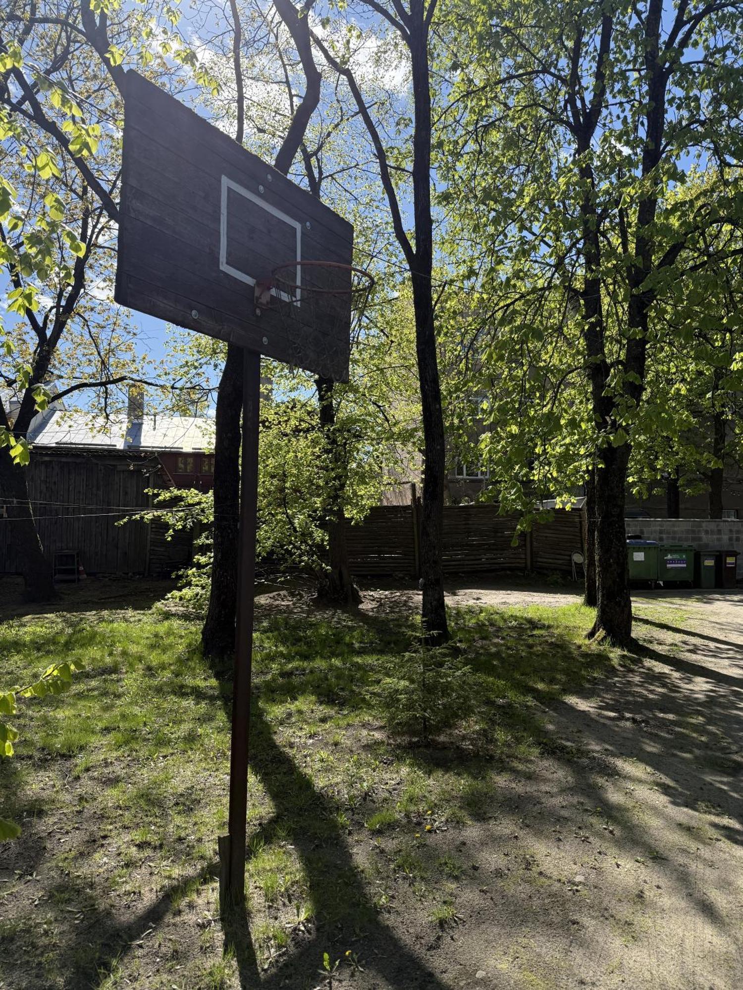 Peaceful With Parking Close To Center Lejlighed